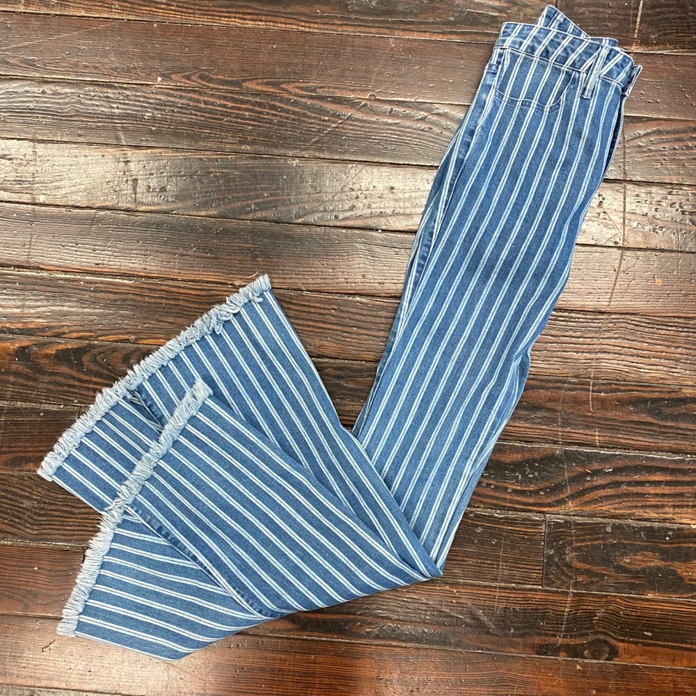 SMYM Berkeley Bells in Fountain Stripe - Picture 5 of 8